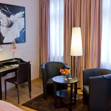 Suiten Hotel Dependance Laterne บาเดน-บาเดน ภายนอก รูปภาพ