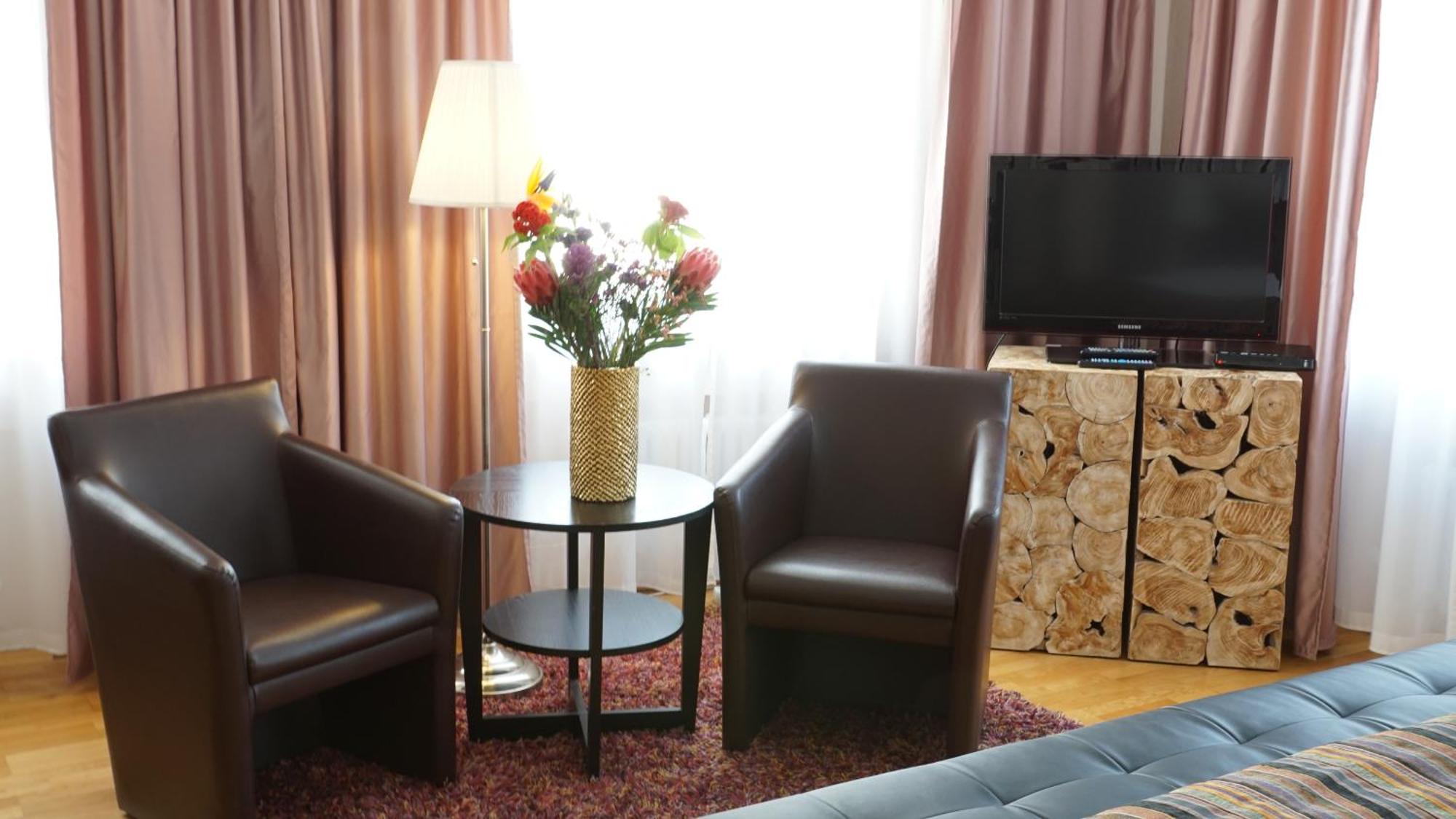 Suiten Hotel Dependance Laterne บาเดน-บาเดน ภายนอก รูปภาพ